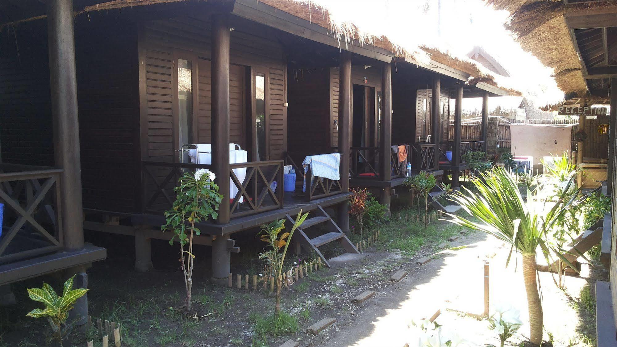 Mosaix Gili Bungalows Gili Trawangan Exterior photo